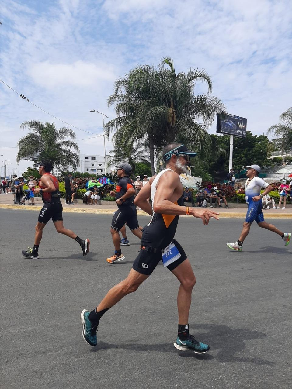 TUS PIES TE LLEVAN DONDE TU MENTE QUIERE IR